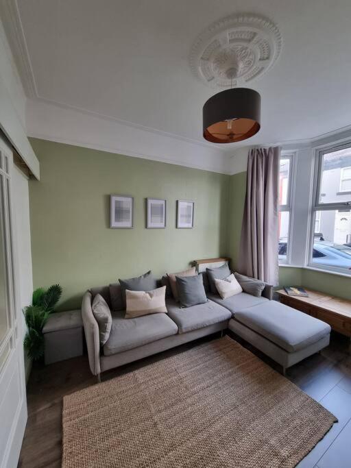 Home From Home Liverpool - Entire Home Екстер'єр фото